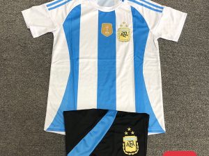 Bộ Quần Áo Bóng Đá Trẻ Em – Đội Tuyển Argentina ( Vải Mè Thái )